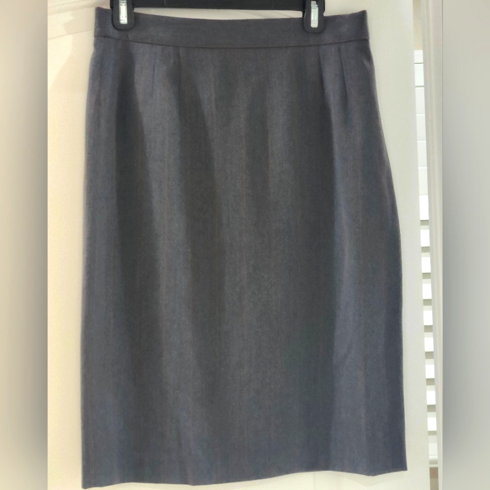 Escada Wool Grey and Maroon Pencil  Pinstripe Skirt 38, US Med